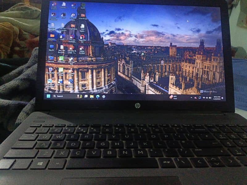 HP Efficient Laptop Low price 0