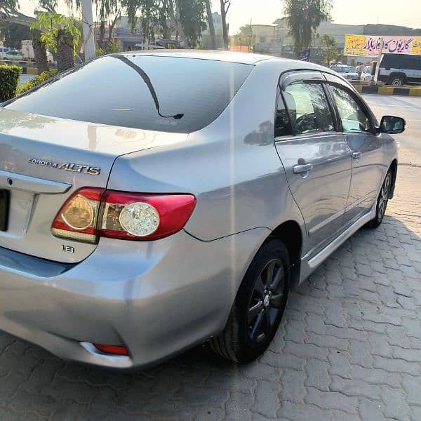 Toyota Corolla Altis 2010 3