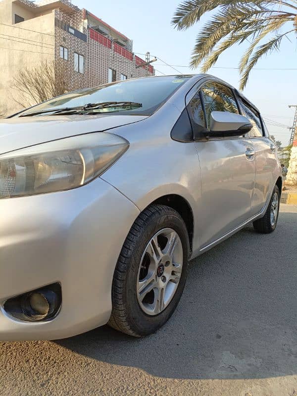 Toyota Vitz 2011 3