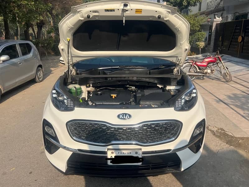 KIA Sportage FWD 2021 1