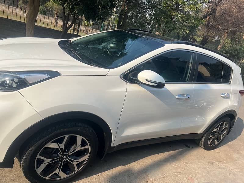 KIA Sportage FWD 2021 4