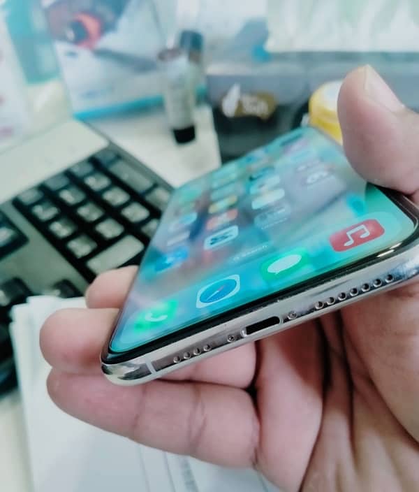 IPhone 11Pro Max 256gb Non PTA sale - 105,000/-PKR 2