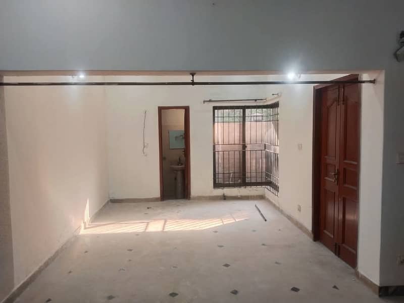 5 marla lower portion for rent in johar town for office software house and call centre and bachelor students+ jobholder 2