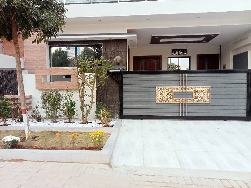 8 Marla Main double Road House available for sale in Faisal Town phase 1 of block A islamabad pakistan 2