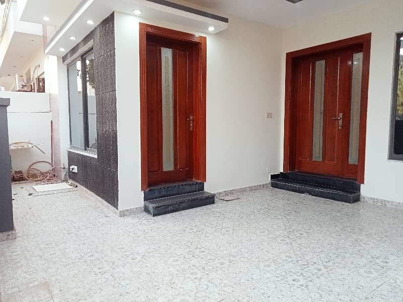 8 Marla Main double Road House available for sale in Faisal Town phase 1 of block A islamabad pakistan 4