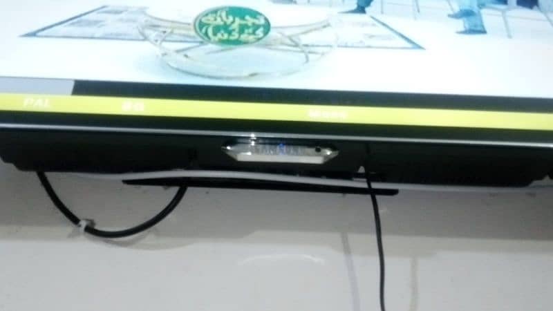 32 Inch Samsung LED TV 4