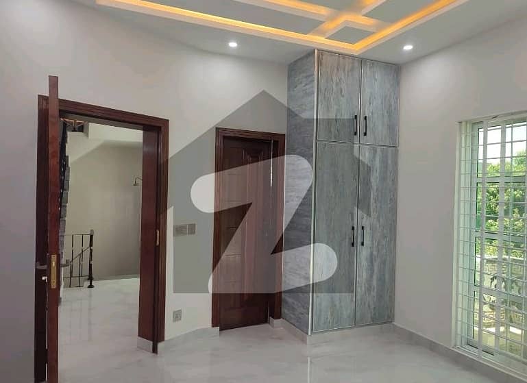 A Palatial Residence For Sale In Wapda Town Phase 1 - Block J3 Lahore 20