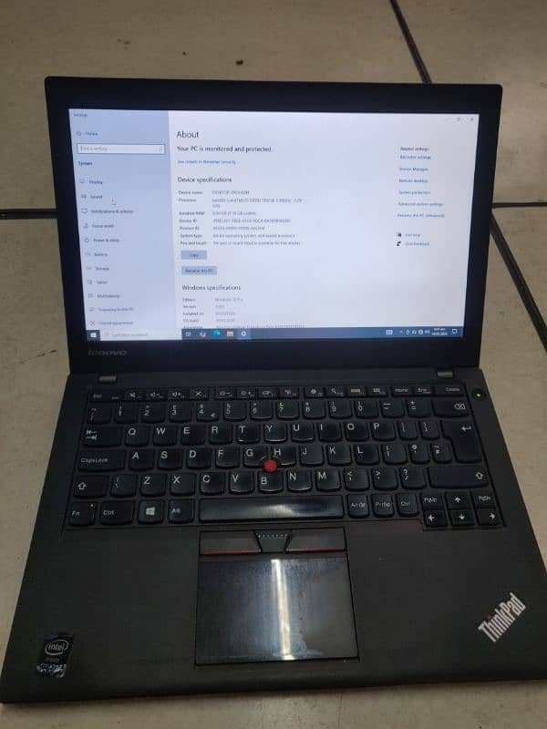 Lenovo X250 i5 5th generation 1