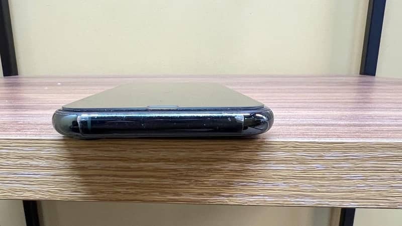 iPhone 11 Pro (single sim approved - 64gb) 4