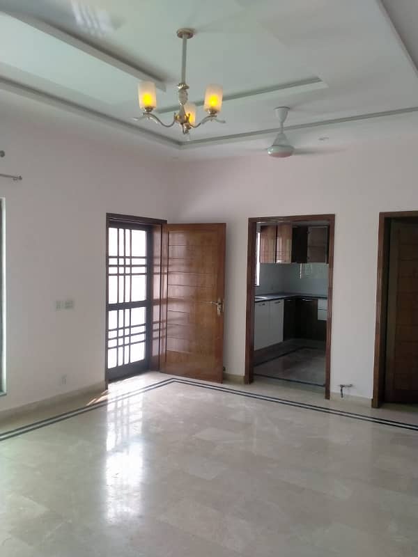 KANAL UPPER PORTION 3 BED FOR RENT 1