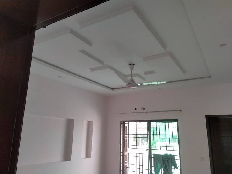 KANAL UPPER PORTION 3 BED FOR RENT 4