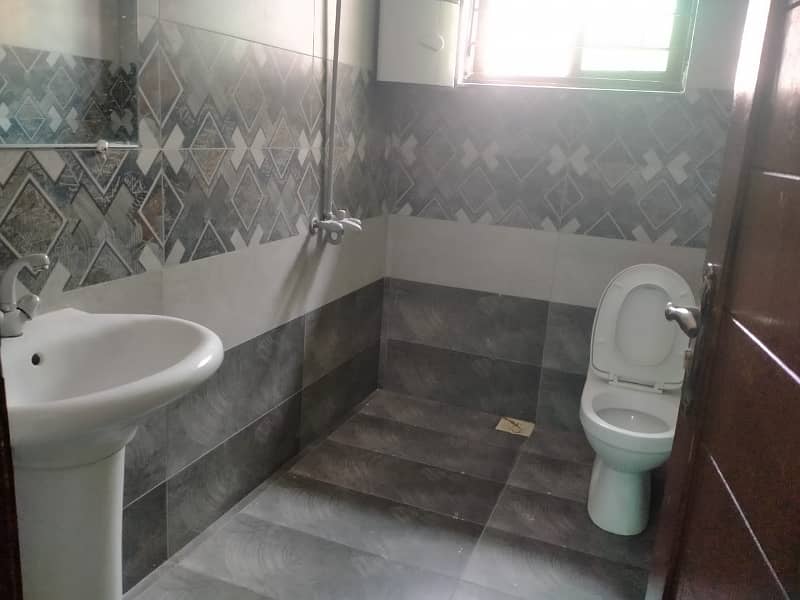 KANAL UPPER PORTION 3 BED FOR RENT 6