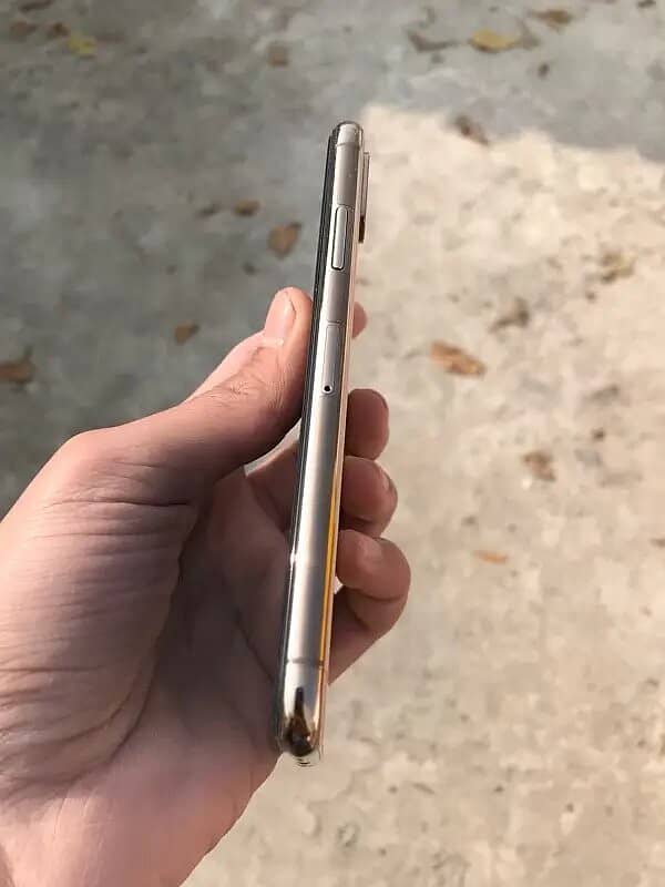 Apple iPhone XS (Non-Pta) 2