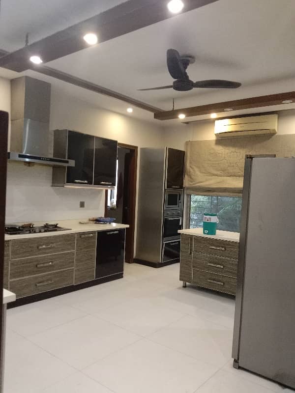 1 Kanal Beautiful House Facing Park Available For Rent In DHA 3