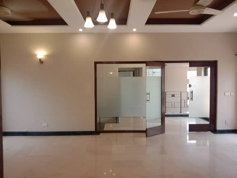 1 Kanal Beautiful House Facing Park Available For Rent In DHA 8