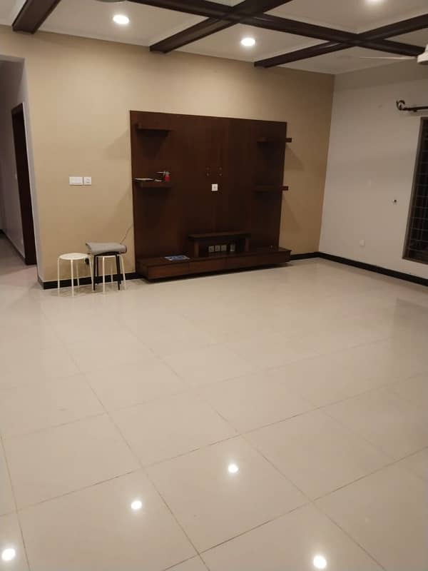 1 kanal upar portion available for rent in DHA 2