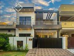 7.33 Marla Brand New Modern Designer House For Sale Top Location