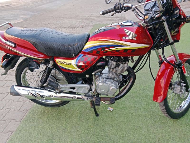 Honda Deluxe 125 7