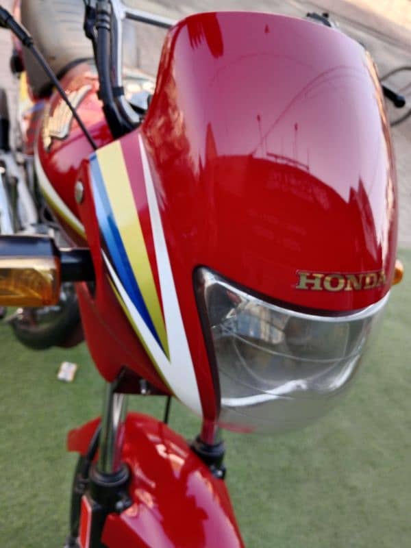 Honda Deluxe 125 9