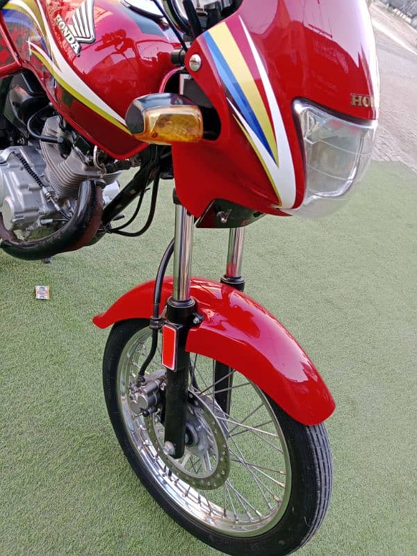 Honda Deluxe 125 10