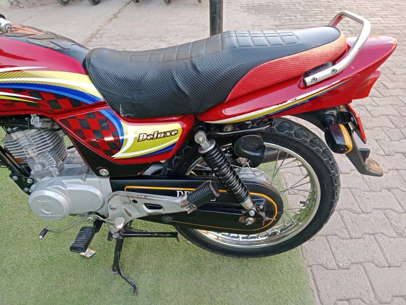 Honda Deluxe 125 16