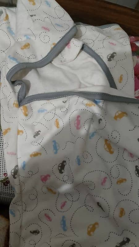 new clothes n swaddle in very excellent condition 3