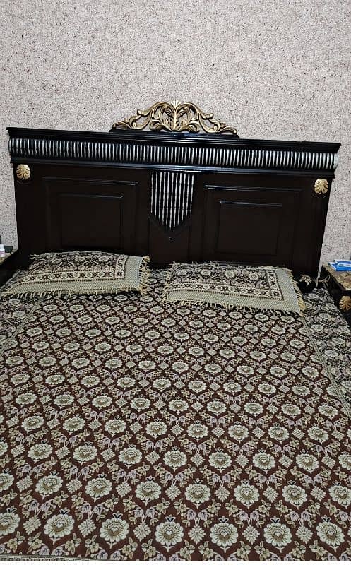 bed with side table only 4