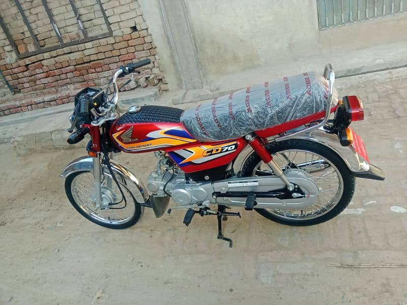 Honda CD 70 motorcycle for sale model 2025 03456561380/03057210160 1