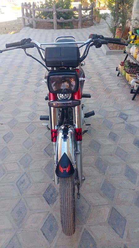 Honda125.22model ha achi condition ma 10/10 Islamabad number ha 0