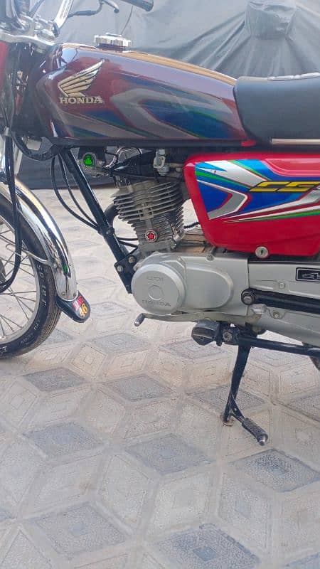 Honda125.22model ha achi condition ma 10/10 Islamabad number ha 5