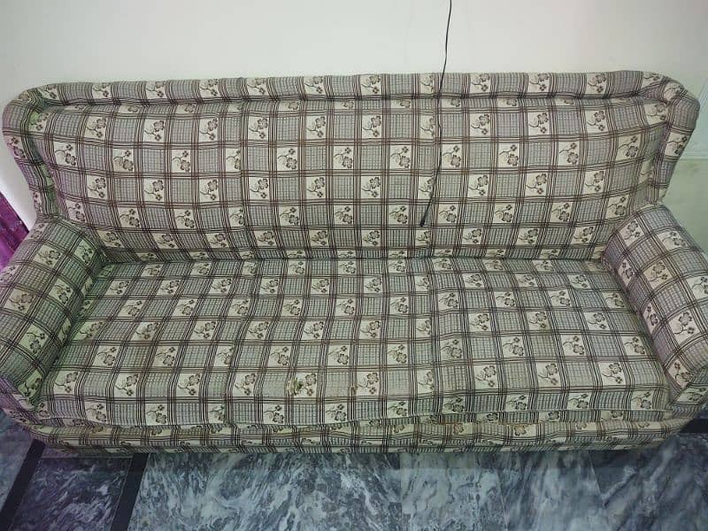 6 Seater sofa set for sale good condition 0