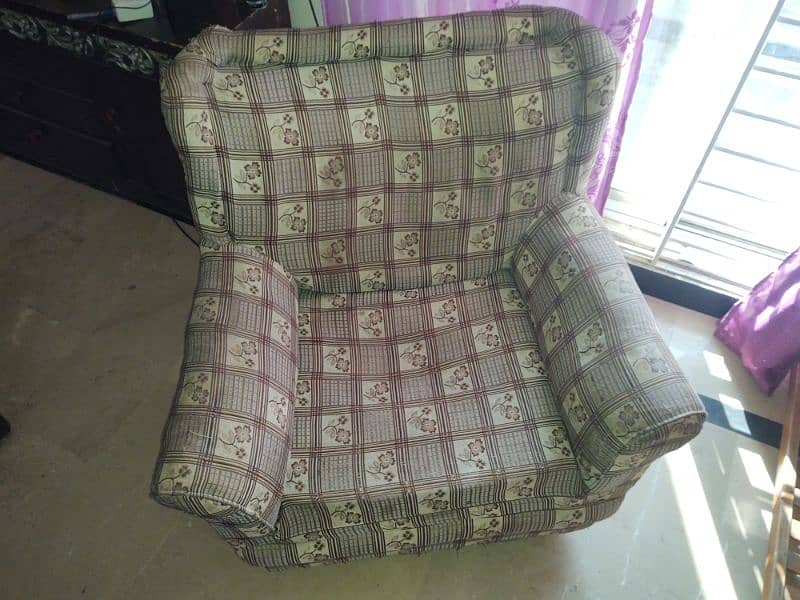 6 Seater sofa set for sale good condition 2