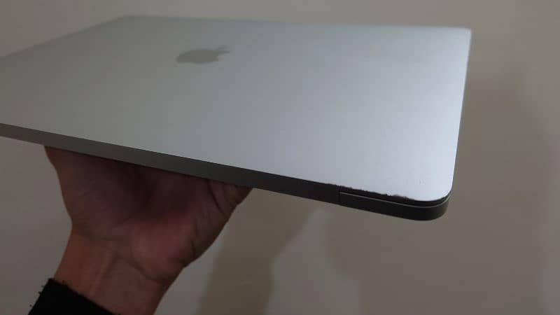 MacBook Pro i5 8th gen 2019 8