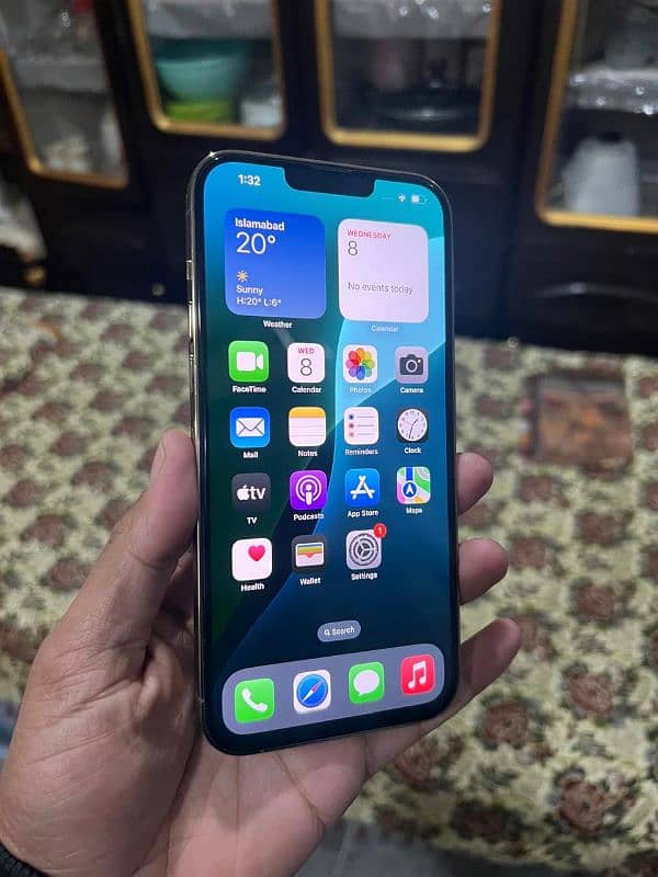 I phone 13 pro max jv 128 Gb 8