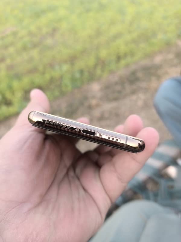 iPhone 11 Pro 512GB Gold PTA Approved 5