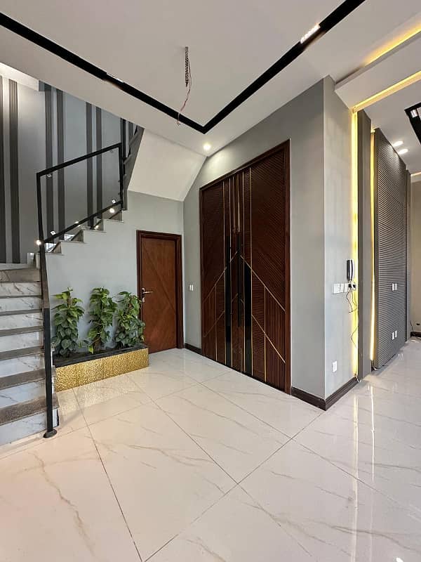 5Mrla Corner House For Sale in Canal Indigo 16