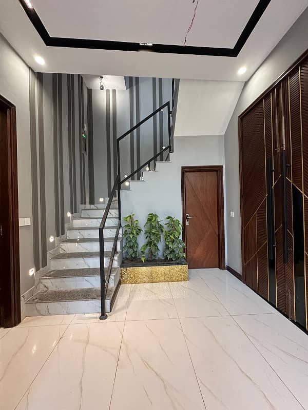 5Mrla Corner House For Sale in Canal Indigo 19