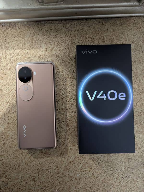 VIVO V40E 0