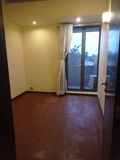 Silver Oaks F 10 3 Bedroom 2100/1234