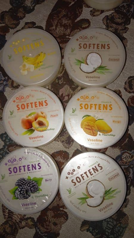 SOFTENS PROTECT SKIN , SMOOTHES , SOFTENER 3