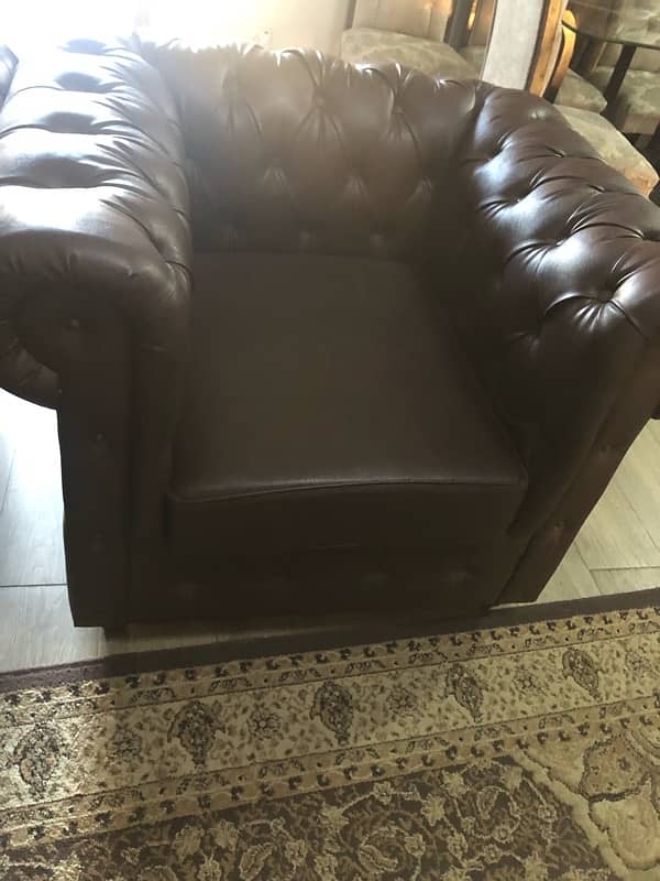 Chester seat Sofa for sale in mint condition 3