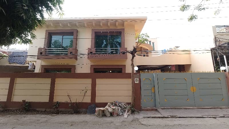 Aesthetic Prime Location House Of 10 Marla For Sale Is Available 0