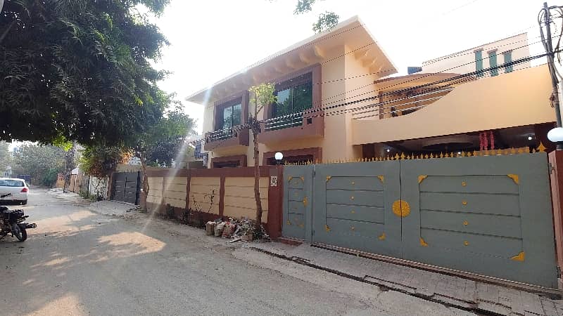 Aesthetic Prime Location House Of 10 Marla For Sale Is Available 2