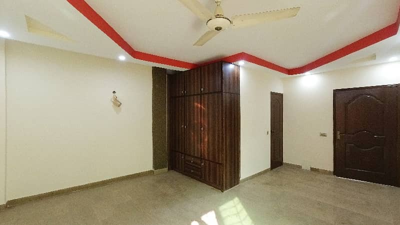 Aesthetic Prime Location House Of 10 Marla For Sale Is Available 29