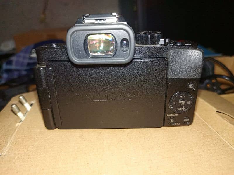 Lumix G100 mirrorless camera 14