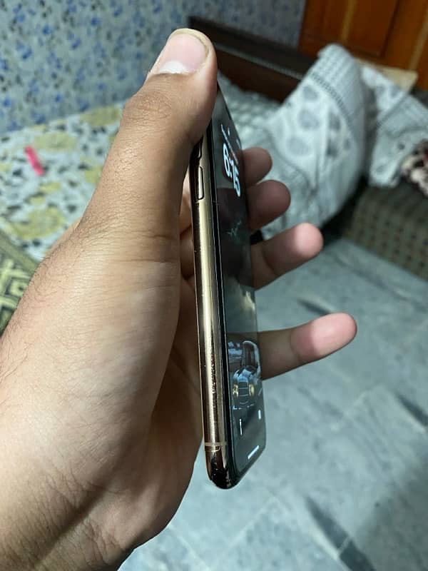 iPhone 11 pro (exchange possible ) 1