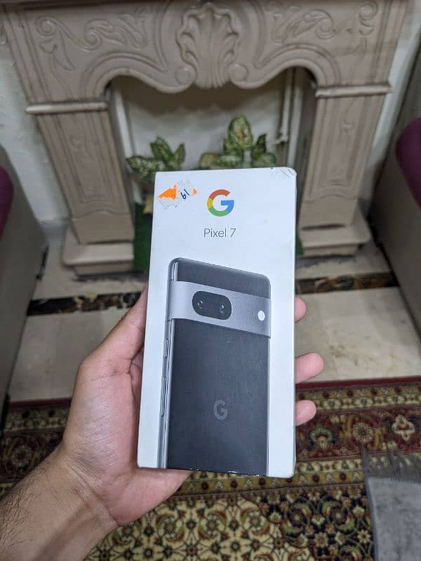 Google pixel 7 with box 0