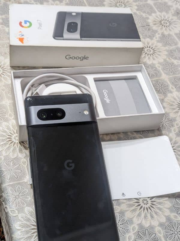 Google pixel 7 with box 1