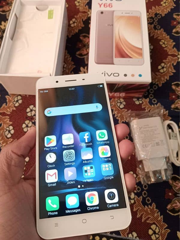 smart phone vivo y66, 6/128 gb , complte Box charger 1