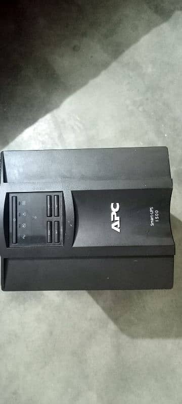 APC ups neat & clean v v good condition 3